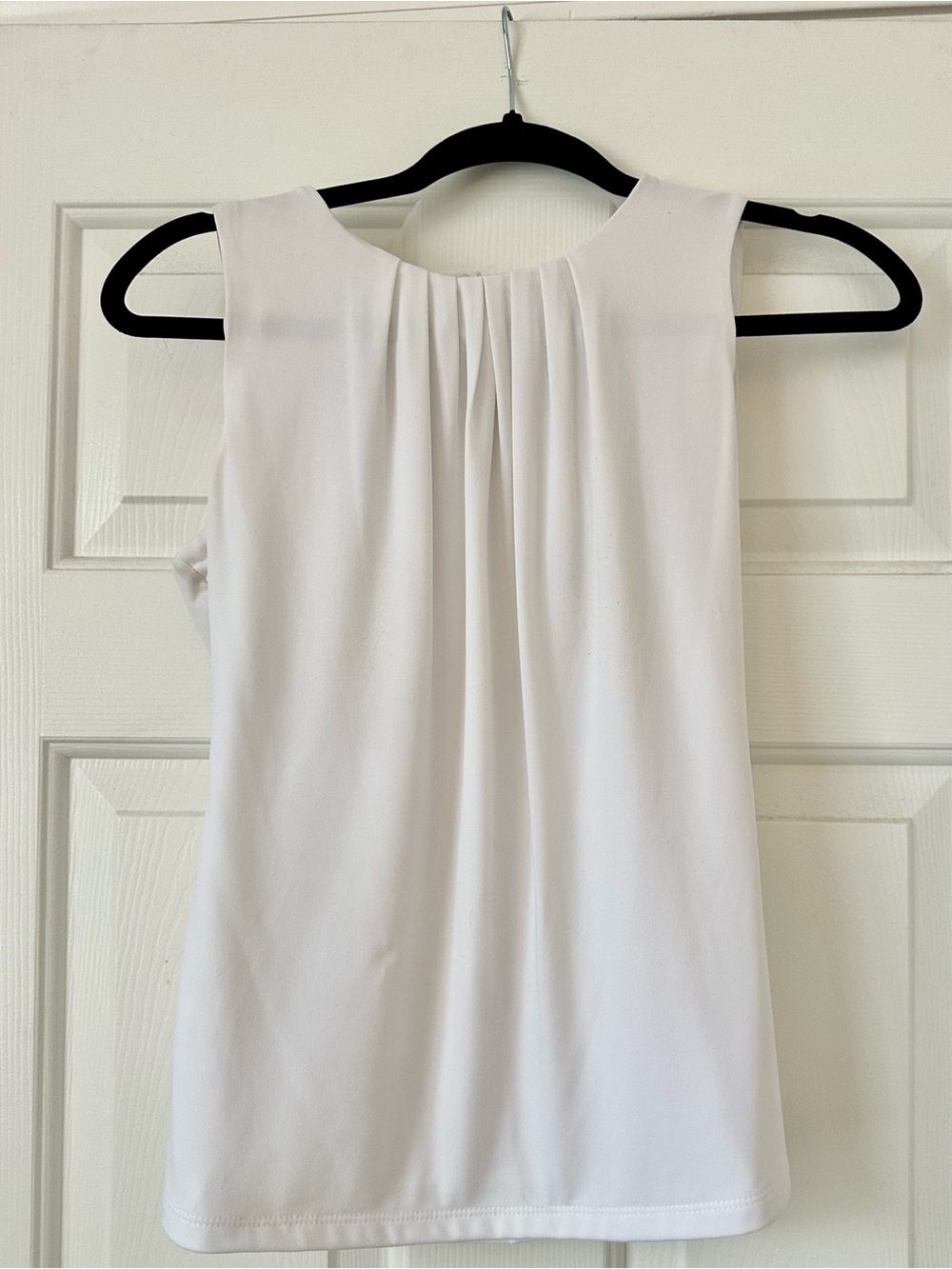 Women’s Pleated Sleeveless Top - White